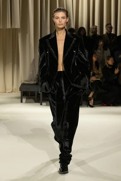 Look 35